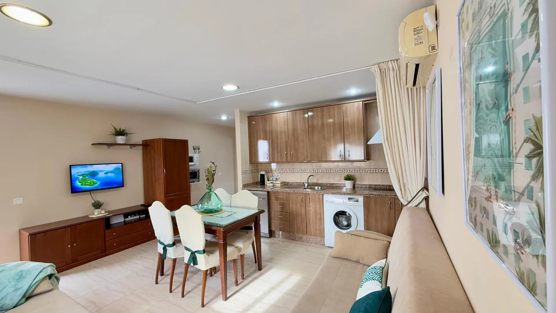 Charming Apartment Carihuela, Best Location Torremolinos Spain