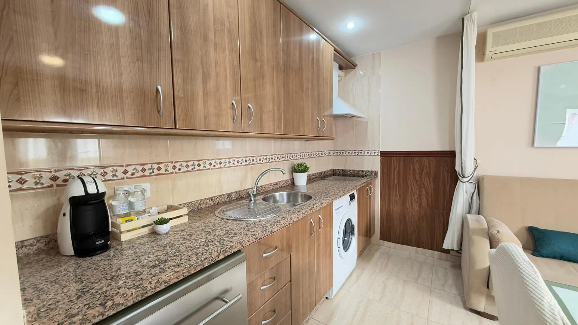 Charming Apartment Carihuela, Best Location Torremolinos